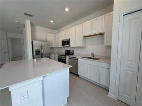 2799 Skyline Lp in Kissimmee, FL - Building Photo - Building Photo