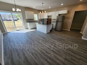 1108 W Ewing St in Clinton, IN - Building Photo - Building Photo