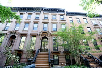 379 Union St in Brooklyn, NY - Foto de edificio - Building Photo