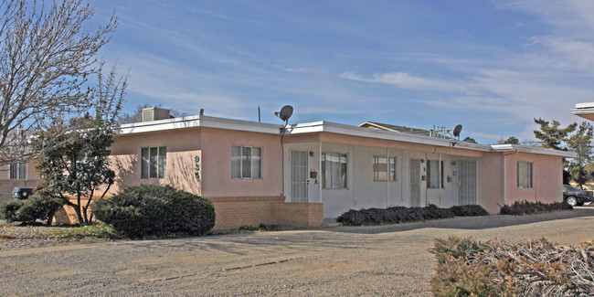 931-935 Alvarado Dr SE in Albuquerque, NM - Building Photo - Building Photo