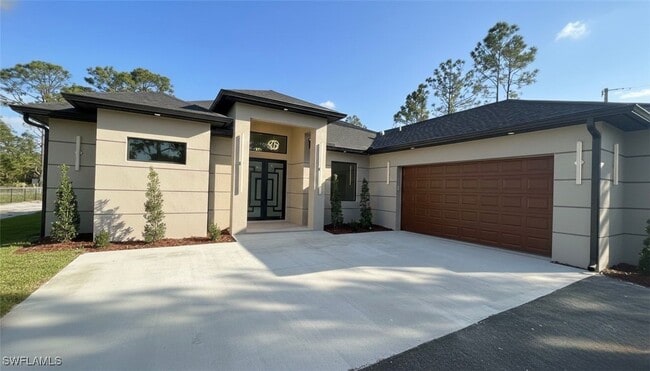 property at 1821 Desoto Blvd N