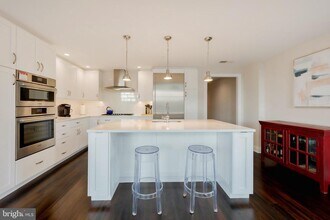 4915 Hampden Ln in Bethesda, MD - Building Photo - Building Photo