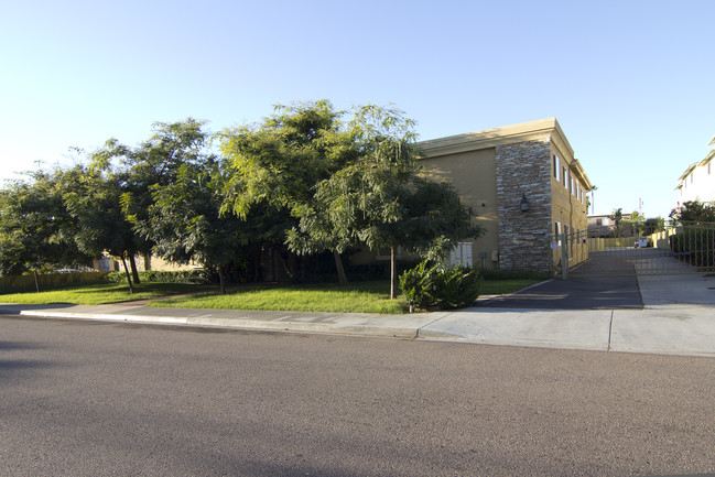 Holly Avenue in Imperial Beach, CA - Building Photo - Building Photo