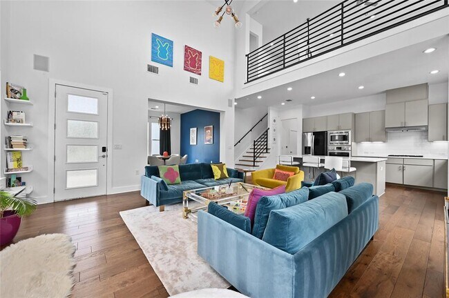 property at 5904 Florencia Ln