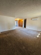 2235 Crater Lake Ave in Medford, OR - Building Photo - Building Photo