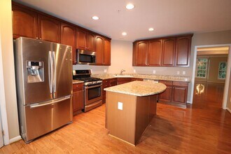 4635 Battenburg Ln in Fairfax, VA - Building Photo - Building Photo