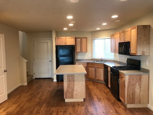 792 NE Copperleaf Loop in Bend, OR - Building Photo - Building Photo