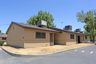 Kings View Apartments in Atwater, CA - Building Photo - Building Photo