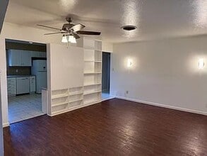 1327 E Rose Ln in Hobbs, NM - Building Photo - Building Photo