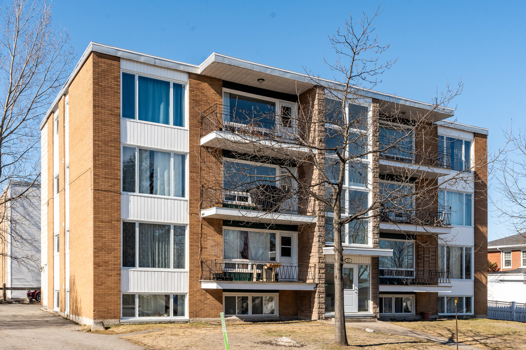 880 De L'eglise Rte in Québec, QC - Building Photo