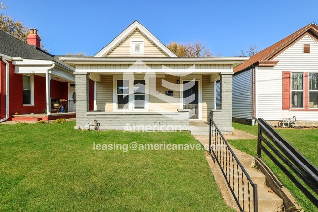 property at 603 E Oak St