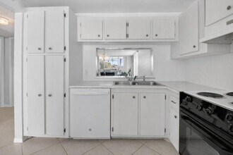 931 Gardenia Dr, Unit 269 in Delray Beach, FL - Building Photo - Building Photo