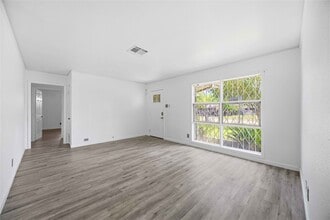 5919 Van Fleet St in Houston, TX - Building Photo - Building Photo