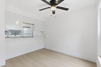 1024 82nd Terrace N, Unit A in St. Petersburg, FL - Foto de edificio - Building Photo