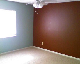 9633 Crosley Farm Dr in Cincinnati, OH - Building Photo - Building Photo