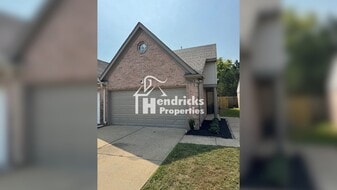 7963 Marsha Woods Dr in Memphis, TN - Building Photo