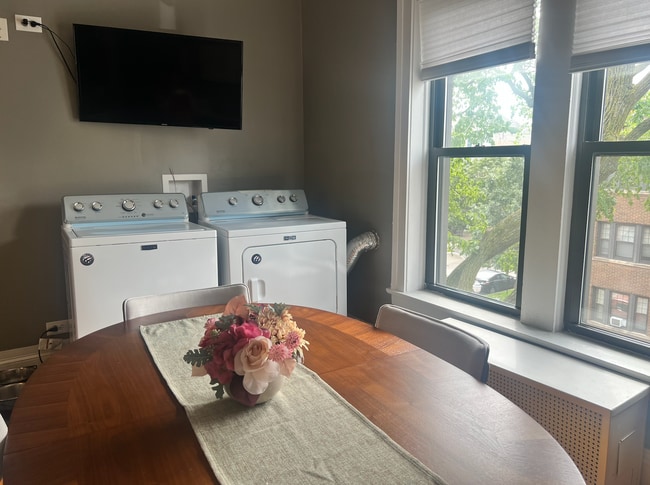 property at 920 W Waveland Ave
