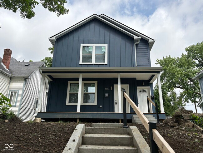 property at 1724 E Brookside Ave