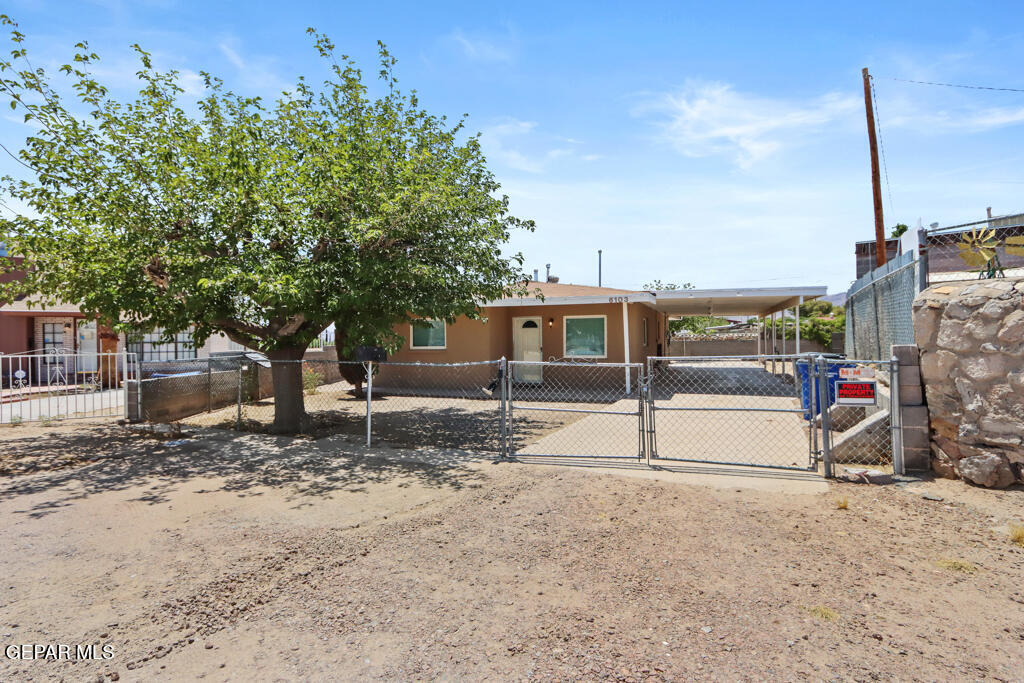 6103 Hanley Way in El Paso, TX - Building Photo