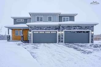 5334 E Barn Cir in Wasilla, AK - Building Photo - Building Photo