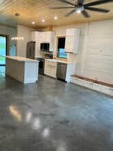 308 N Ave C in Shiner, TX - Building Photo - Building Photo
