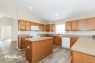 984 Alsace Dr in Kissimmee, FL - Foto de edificio - Building Photo