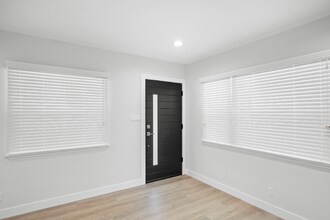 623 E Chevy Chase Dr, Unit C in Glendale, CA - Foto de edificio - Building Photo