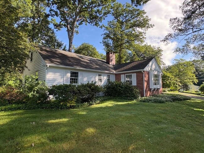 35 Marwick Manor in New Milford, CT - Building Photo - Building Photo