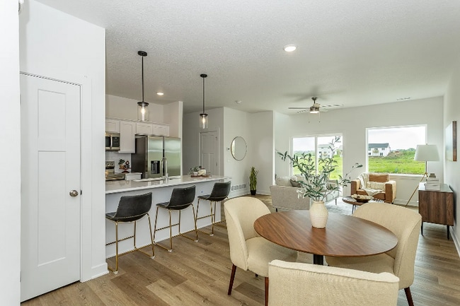 220 Nw Waverly Dr