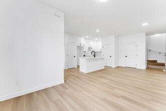 10631-BS148 148 St NW in Edmonton, AB - Building Photo - Building Photo