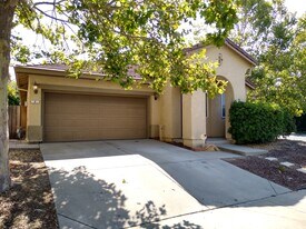 4 Great Egret Ct in Sacramento, CA - Building Photo