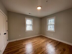 199 Boylston St, Unit 199 in Chestnut Hill, MA - Foto de edificio - Building Photo