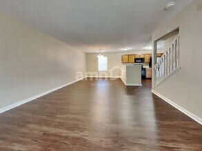 656 Rocky Meadow Dr in Greenwood, IN - Foto de edificio - Building Photo