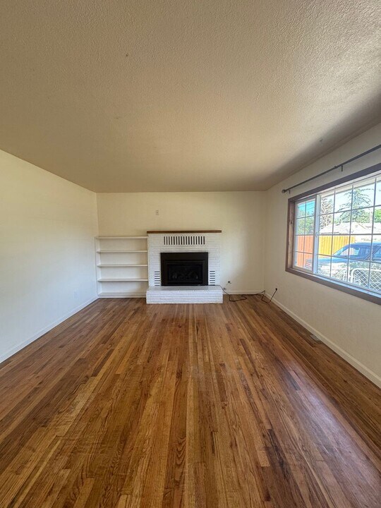 3630 Laverne Ave in Klamath Falls, OR - Building Photo