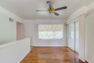 1012 Wylin Ct in Ferguson, MO - Building Photo - Building Photo
