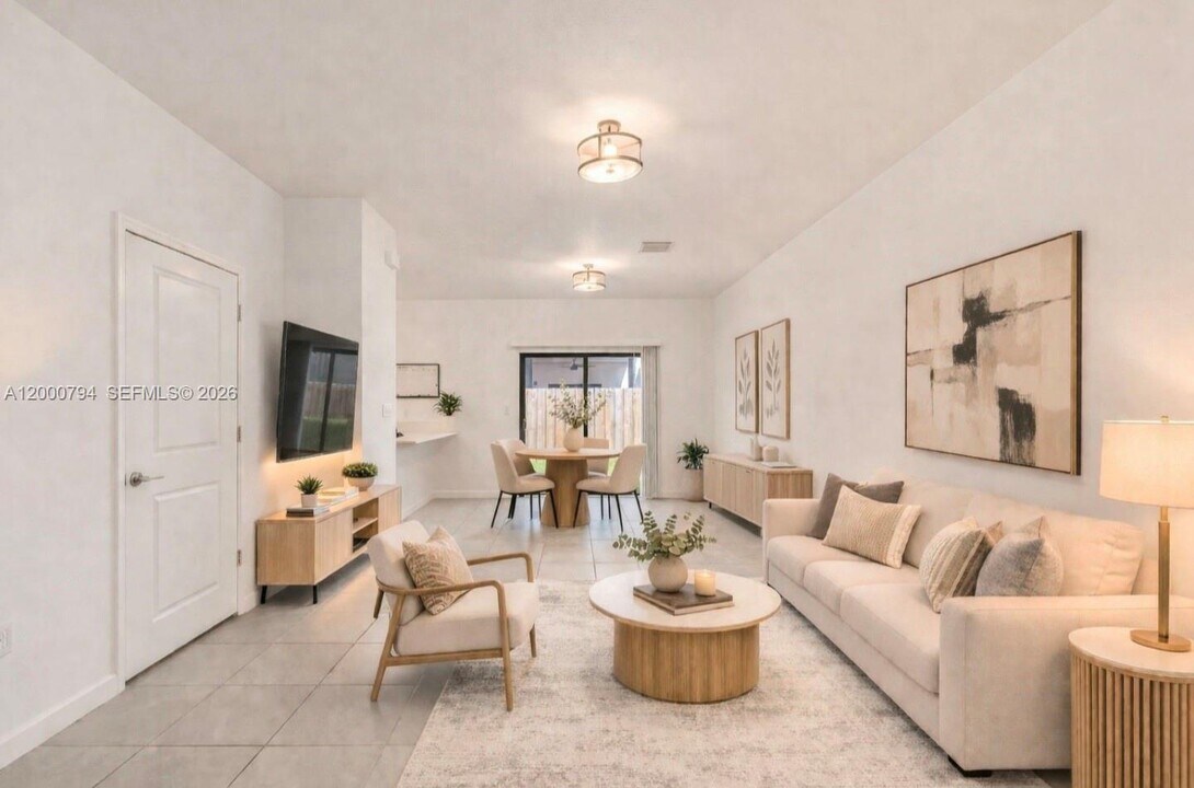 23077 SW 129th Pl in Goulds, FL - Building Photo