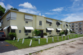 The Palms in North Miami, FL - Building Photo - Building Photo