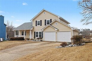 2752 Inverloch Cir in Duluth, GA - Building Photo