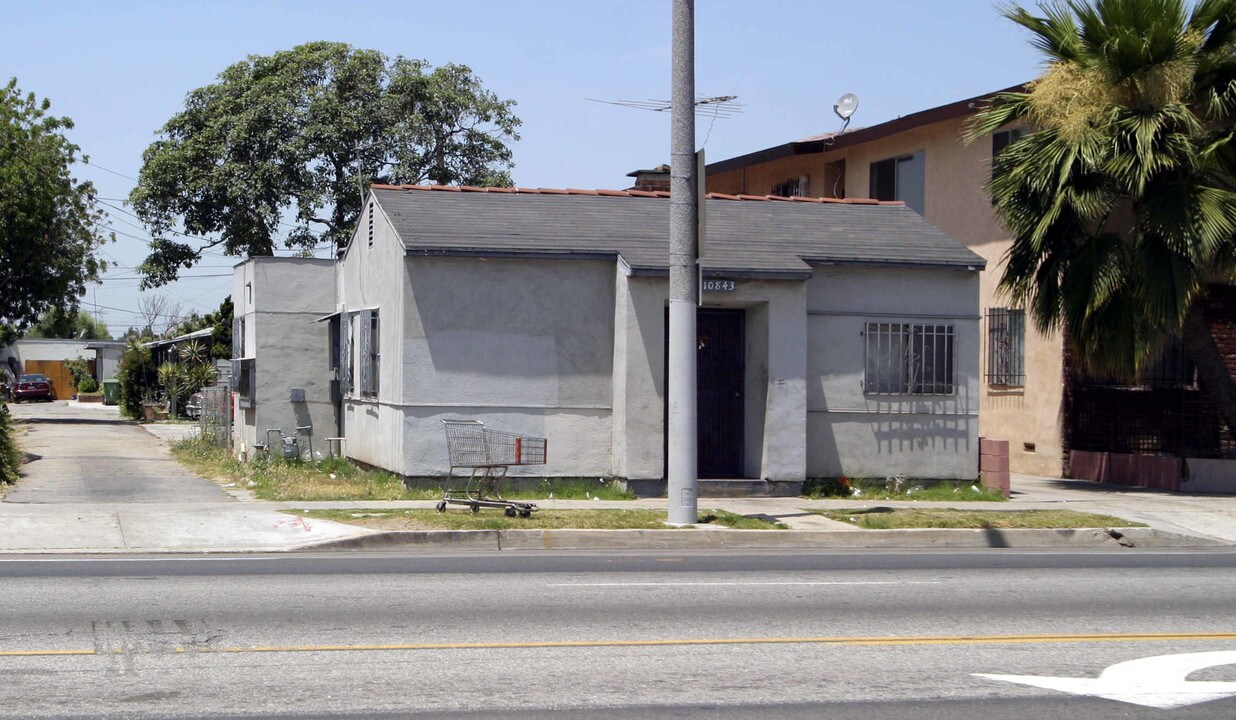 10843 S Prairie Ave in Inglewood, CA - Foto de edificio