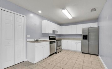 4510 30th St SW, Unit 4510 in Lehigh Acres, FL - Foto de edificio - Building Photo