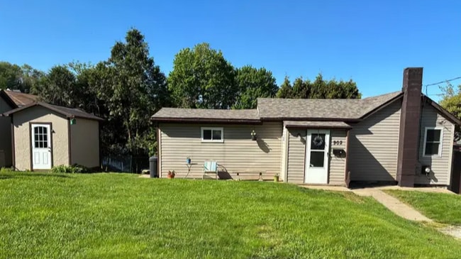 property at 902 Winter St
