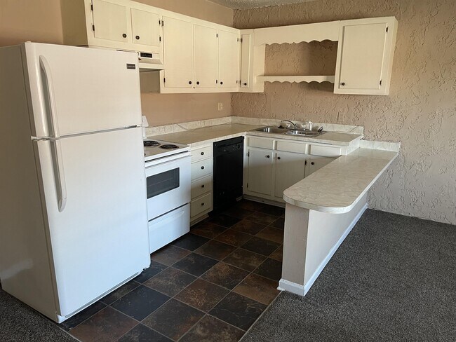1180 5th Ave N, Unit H in Surfside Beach, SC - Building Photo - Building Photo