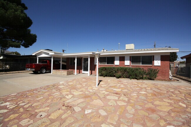 property at 5829 Macaw Ave