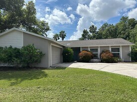 16413 Bonneville Dr in Tampa, FL - Building Photo
