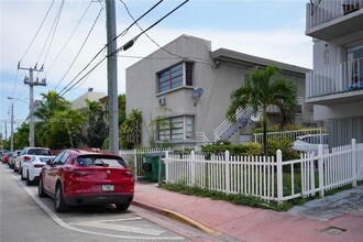 8321 Crespi Blvd in Miami, FL - Building Photo - Building Photo