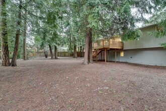 707 216th Pl NE in Sammamish, WA - Foto de edificio - Building Photo