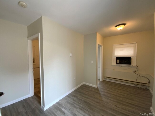 76 Garden City Ave in Wyandanch, NY - Building Photo - Building Photo