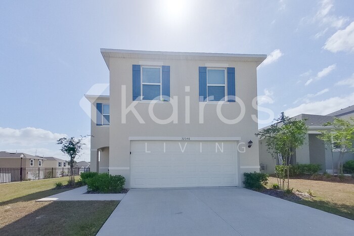 32048 Katelin Cir in Leesburg, FL - Building Photo