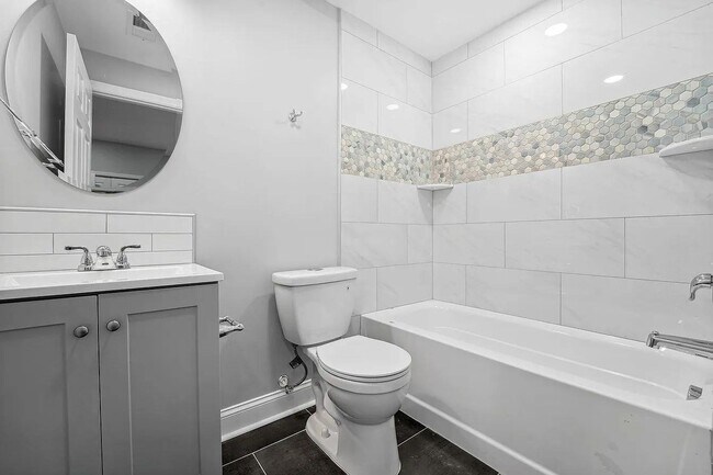 1020 John F. Kennedy Blvd-Unit -1 in Bayonne, NJ - Building Photo - Building Photo