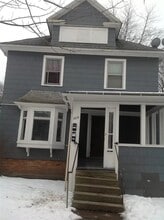 529 Parsells Ave, Unit UP 2nd Floor in Rochester, NY - Building Photo - Building Photo